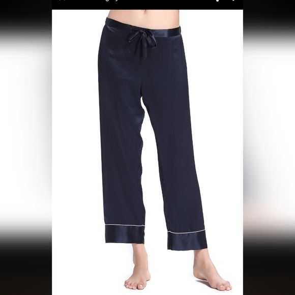 Lilysilk Chic Trimmed women Silk Pajamas Set - Picture 5 of 9